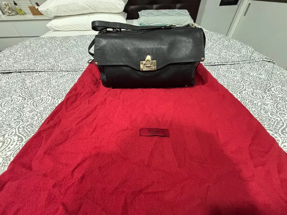 Valentino Original Sling Bag – Preloved Elegant