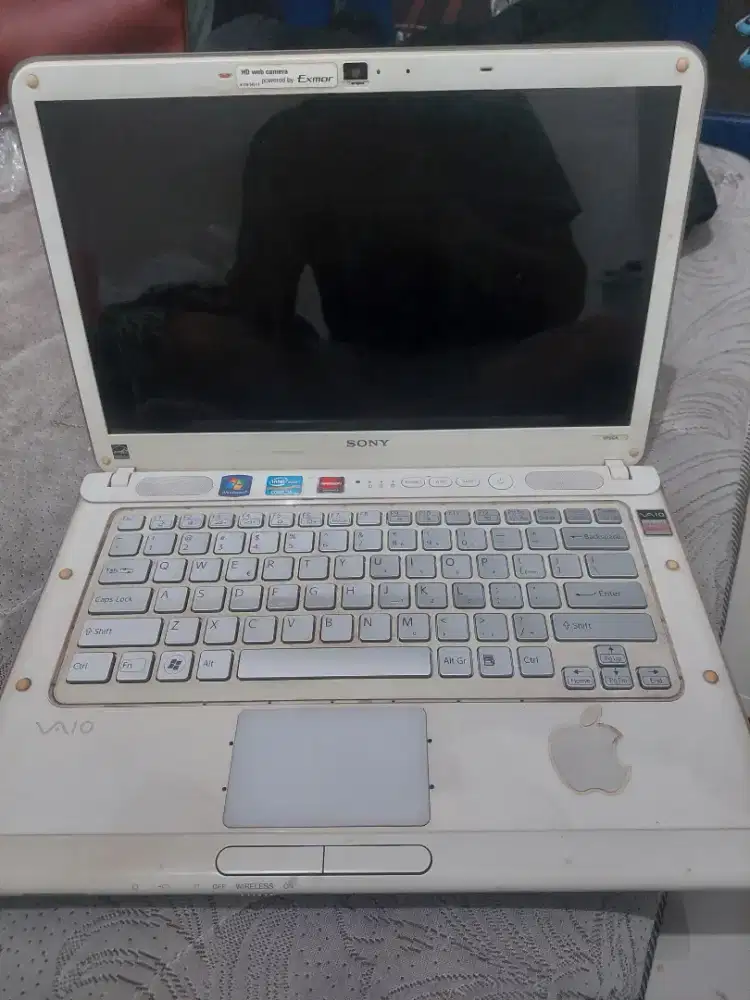 Dijual laptop sony vaio bekas.