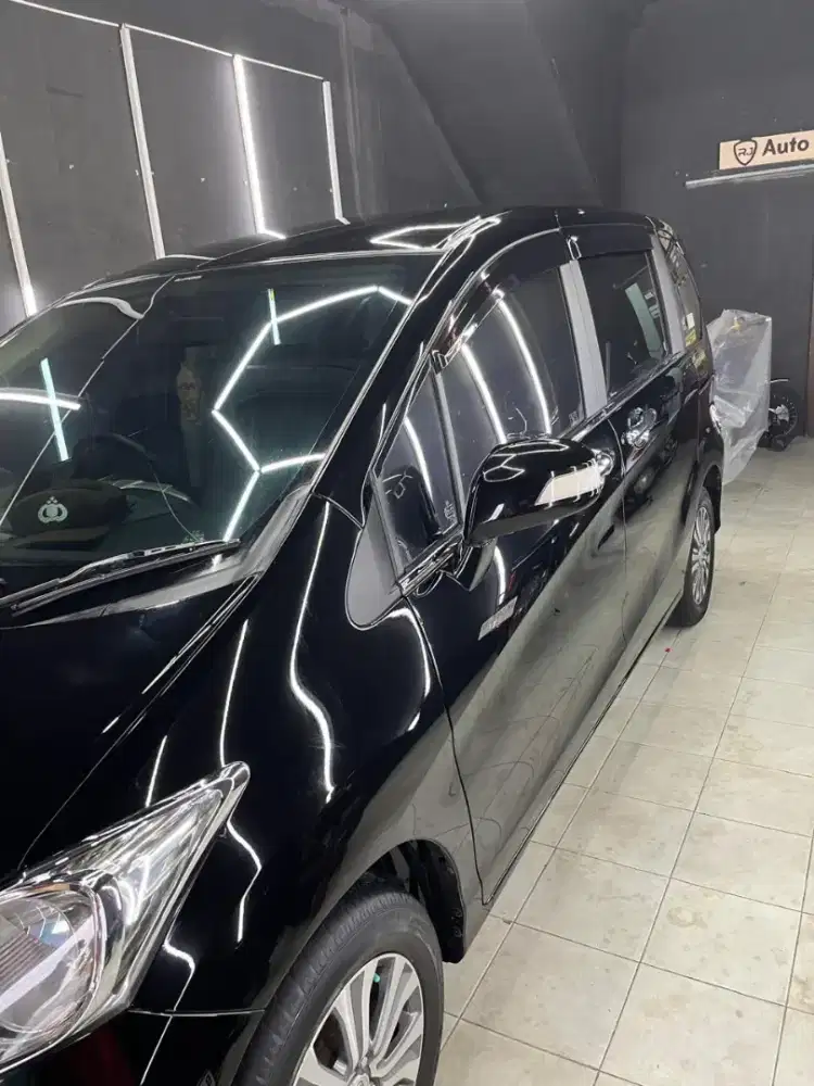 Di jual HONDA FREED PSD