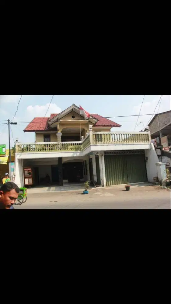 Rumah DAERAH HALIM hanya 5 menit, dekat sekolah, cocok untuk usaha