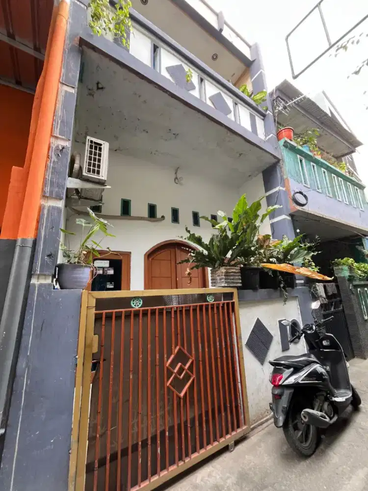 Rumah Second siap huni di jl. Balai Rakyat Jakarta Utara