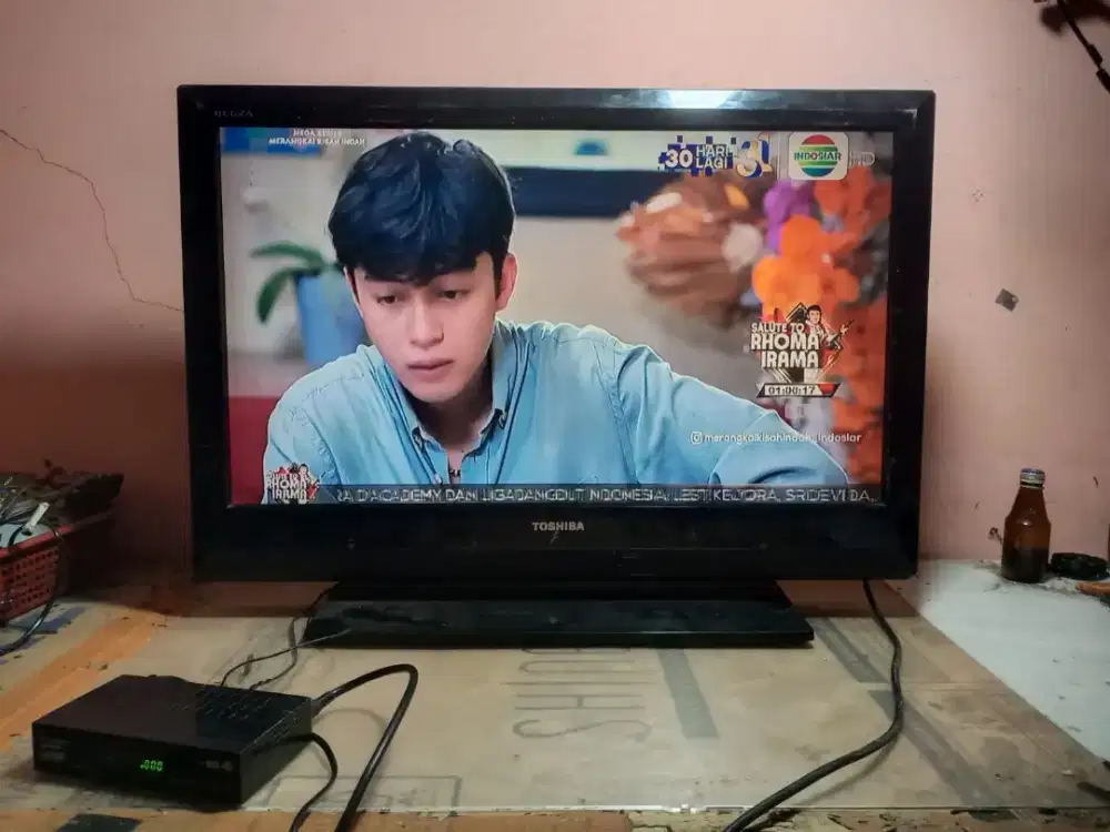 TV LCD TOSHIBA Ukuran 32inc + STB