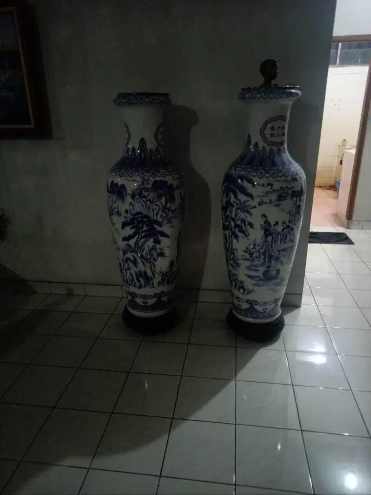 Guci biru motif