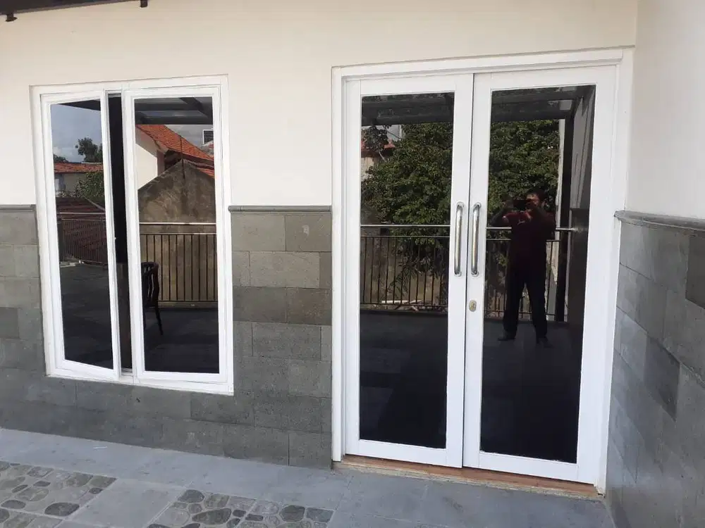 Jasa Pemasangan Sticker Kaca Film Rumah