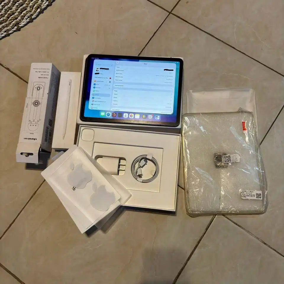 iPad Pro M1 256GB + Apple Pencil 2 like new