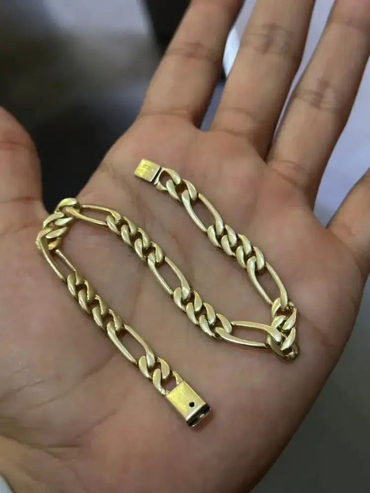 Menerima jual beli emas tampa surat dari tokoh lain