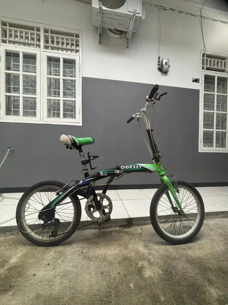 Sepeda lipat odessy