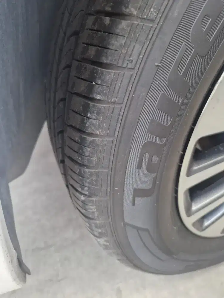 Jual ban 205/65/R16 kondisi 80%