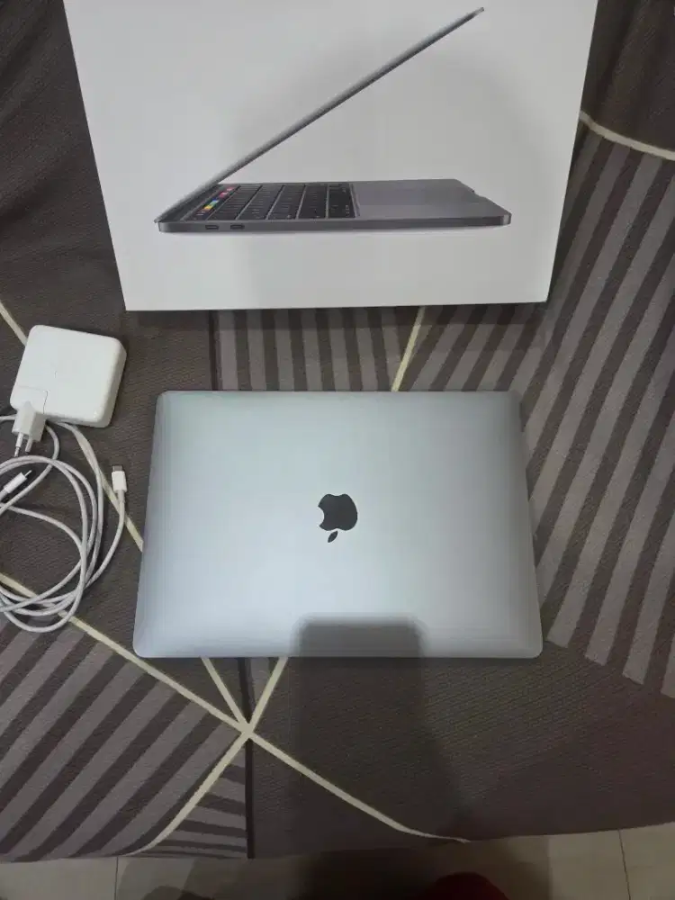 Jual Macbook pro i5 2020