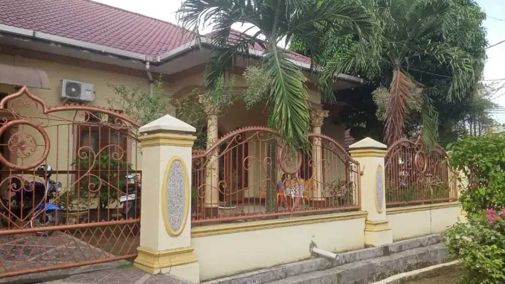 Dijual rumah LB 200m² LT 408m², jl Bukit barisan 2 no 77 Medan