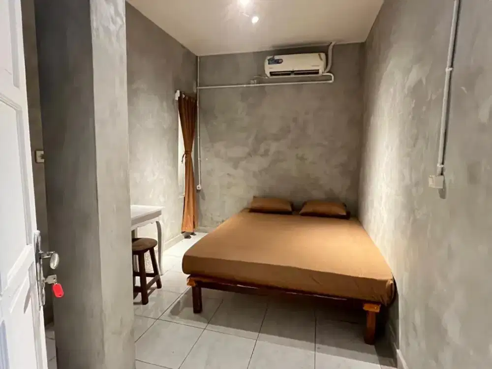 SEWA KOS  EKSLUSIVE BULANAN DEKET RS. INDRIYANTI SOLO BARU [ PURI DEWI 2 ]