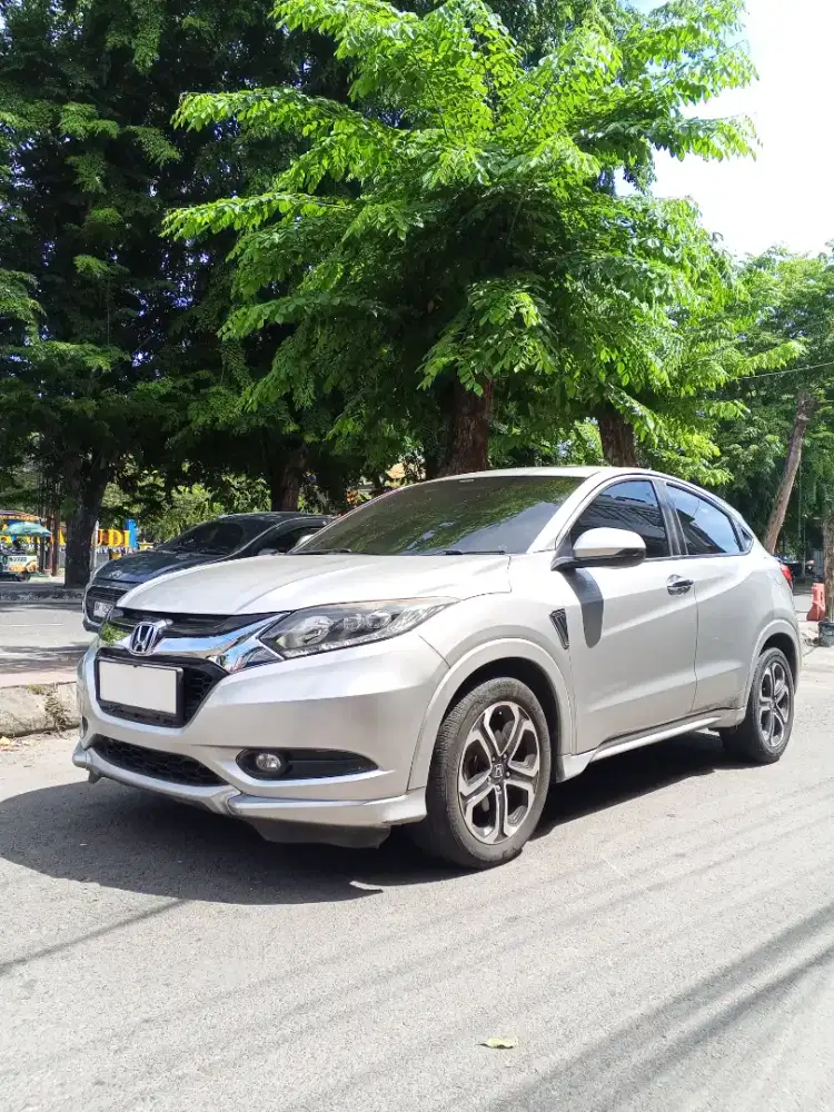 HONDA HRV PRESTIGE SUNROOF A/T 2015