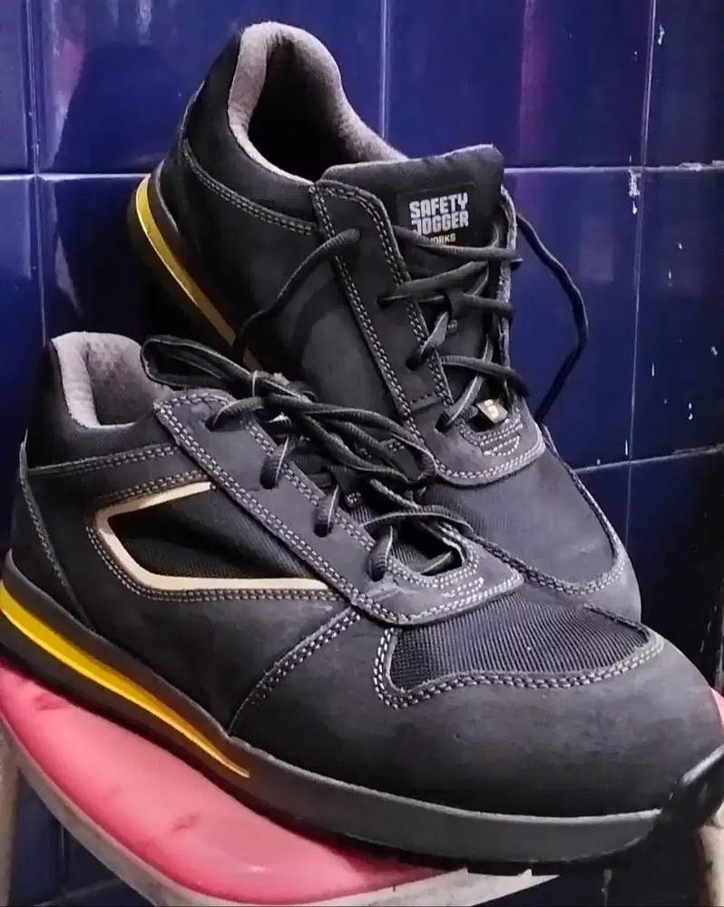 Sepatu Safety Jogger Work Turbo