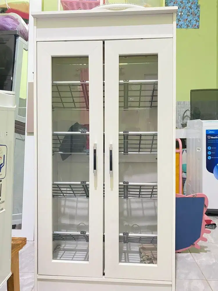 Lemari sepatu minimalis