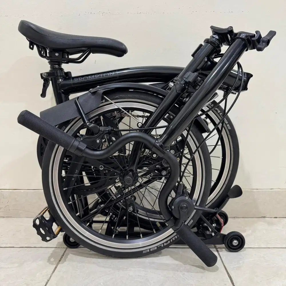 BROMPTON M2R BLACK IN BLACK EDITION 2019 - LIKE NEW