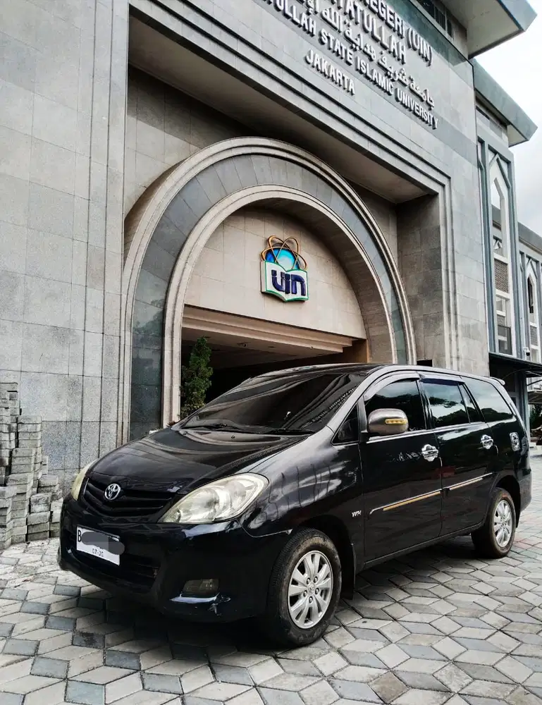 Toyota Kijang Innova 2010 Bensin