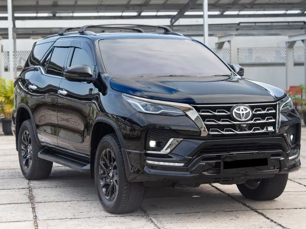 TOYOTA FORTUNER GR 4X2 AT 2.8 2022 DIESEL - HITAM