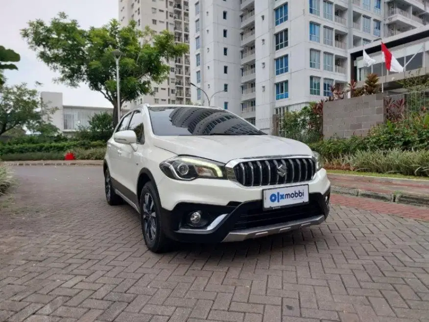 LOW DP Suzuki SX4 1.5 S-Cross Bensin-AT 2018 8SJ