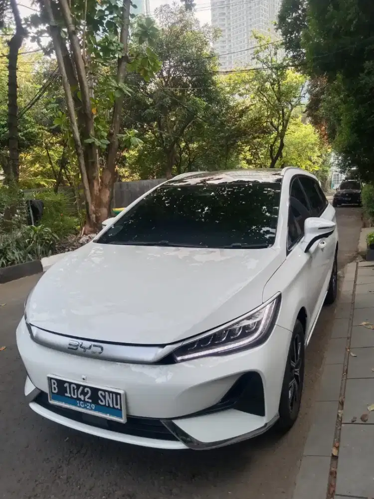 BYD M6 captain seat 2024