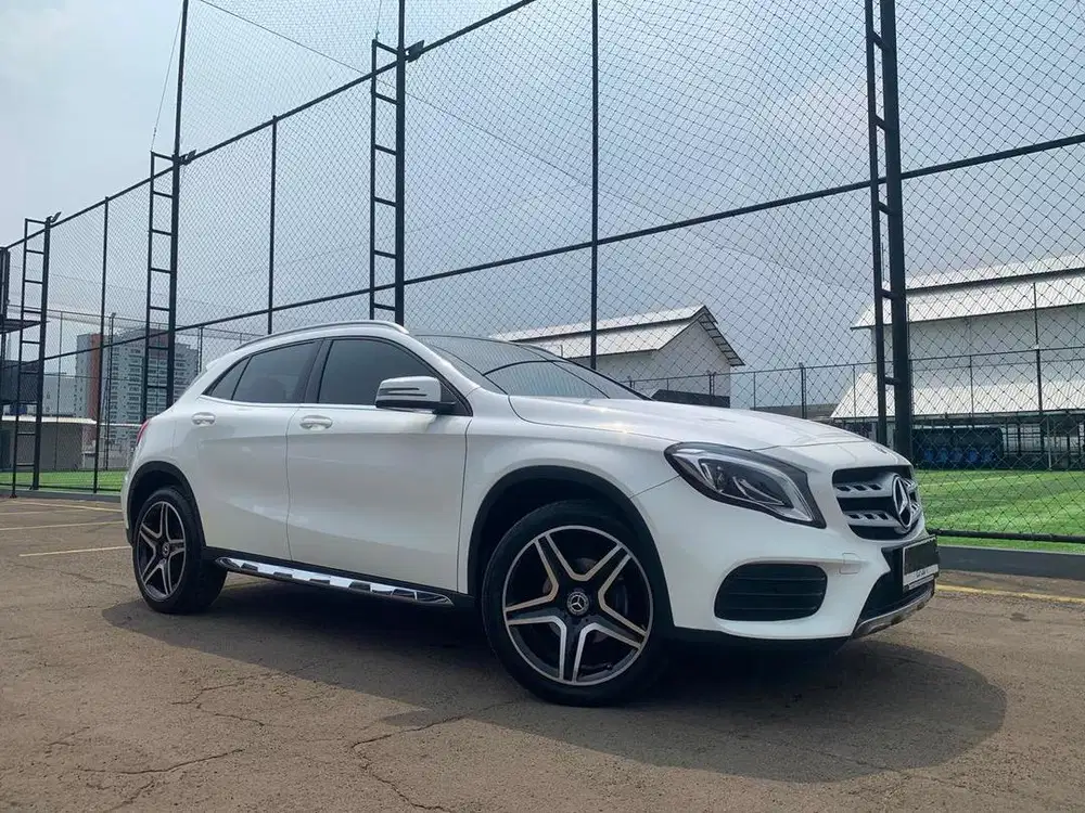 Mercedes-Benz AMG GLA200 2018 #mercygla200 #gla200