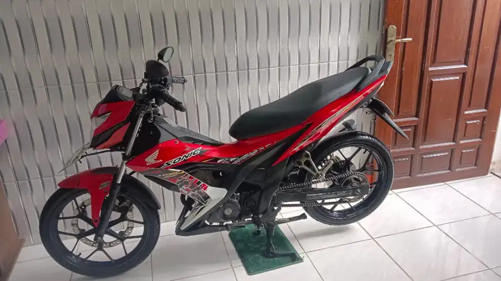 Dijual, honda sonic 2016 tangan pertama