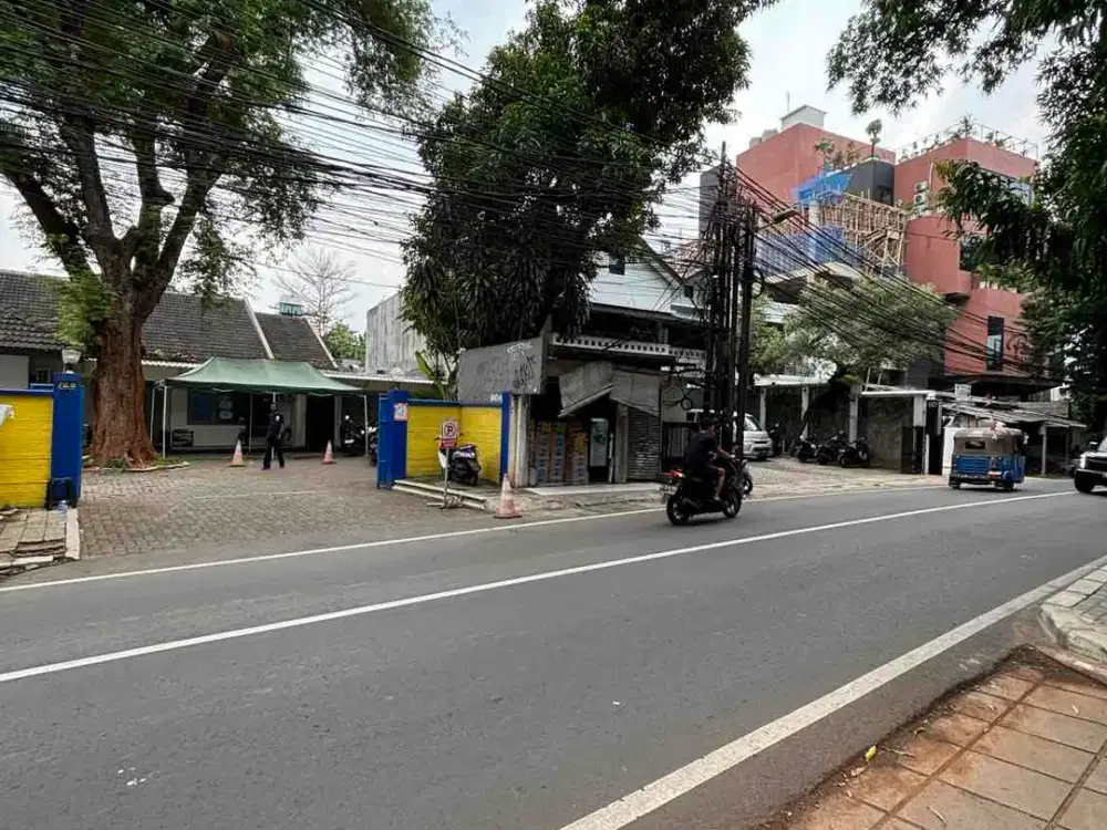 Dijual Tanah luas 3.670 m2 (60x60 m2)  jl Kemang Timur raya  cocok utk Lapangan Padel, Apartment, Hotel, Hospital dll