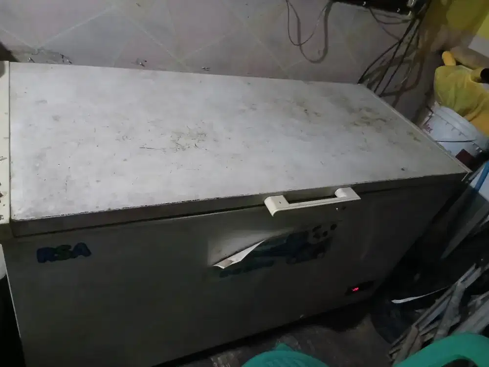 Freezer secund masih mulus masih ori jual cpt