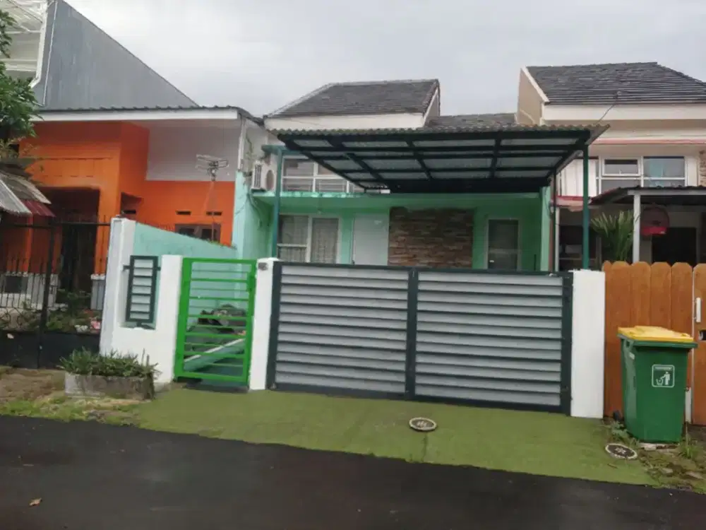 DISEWA RUMAH 2 LANTAI TAHUNAN FURNISHED SIAP HUNI BAGUS SENTUL CITY SG121