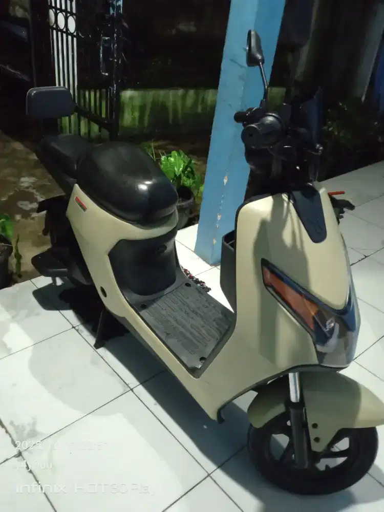 Sepeda listrik merek u winfly kondisi normal gda minus..