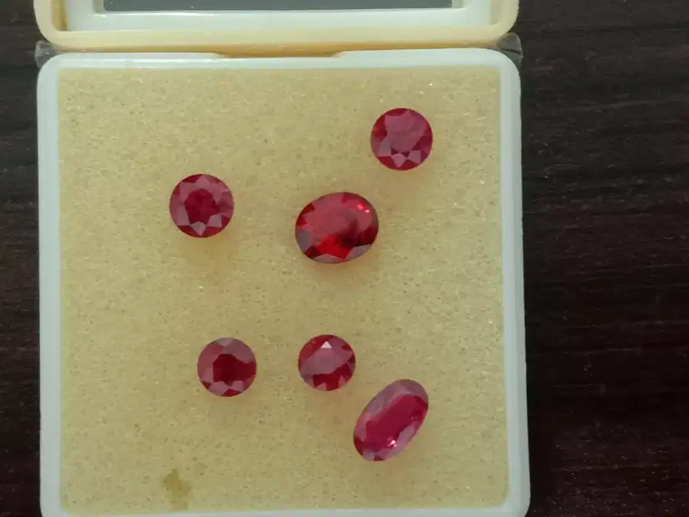 Batu permata Ruby Srilangka dan Tanzania,bagus banget