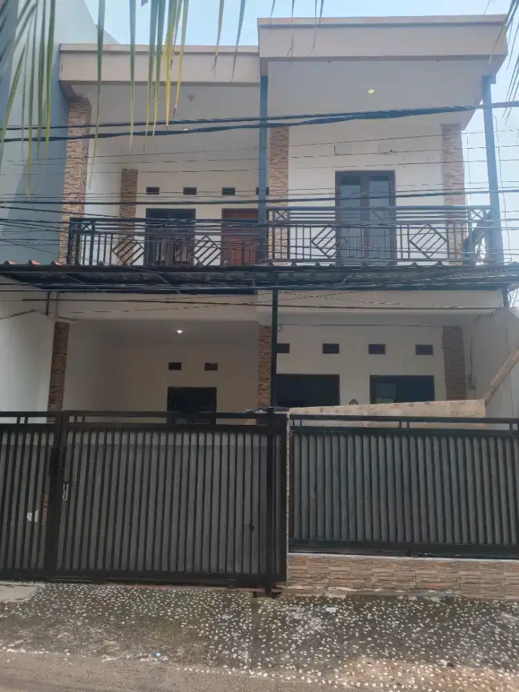 Di kontrakan rumah 2 lantai