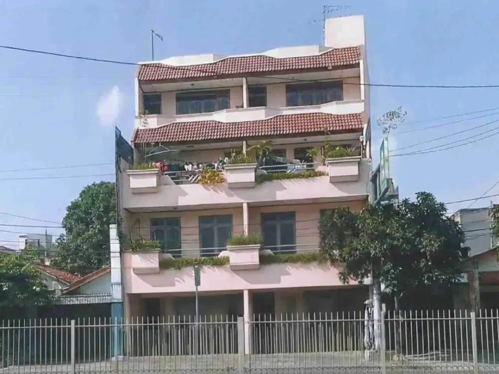 Ruko Gandeng Sangat Strategis & Ramai pengunjung di Letjend Suprapto