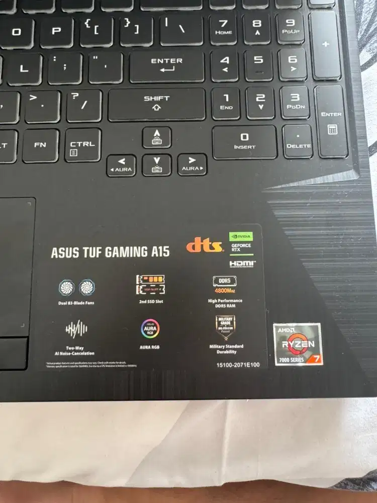 Leptop masih baru gak pernah di pakek