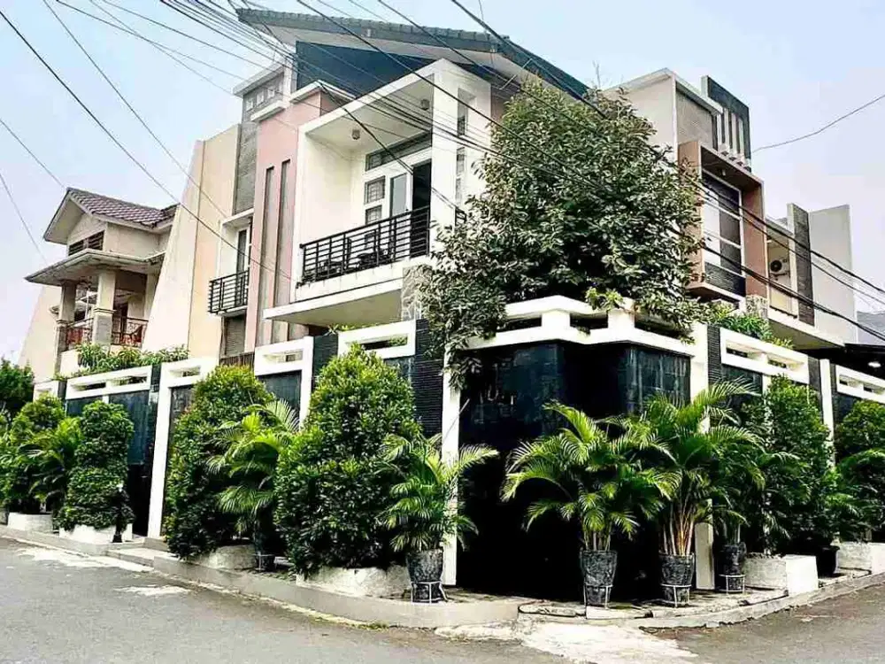 Rumah Megah, Besar & Murah di Pulomas