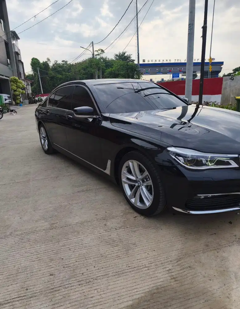 BMW 730Li 2018 Bensin