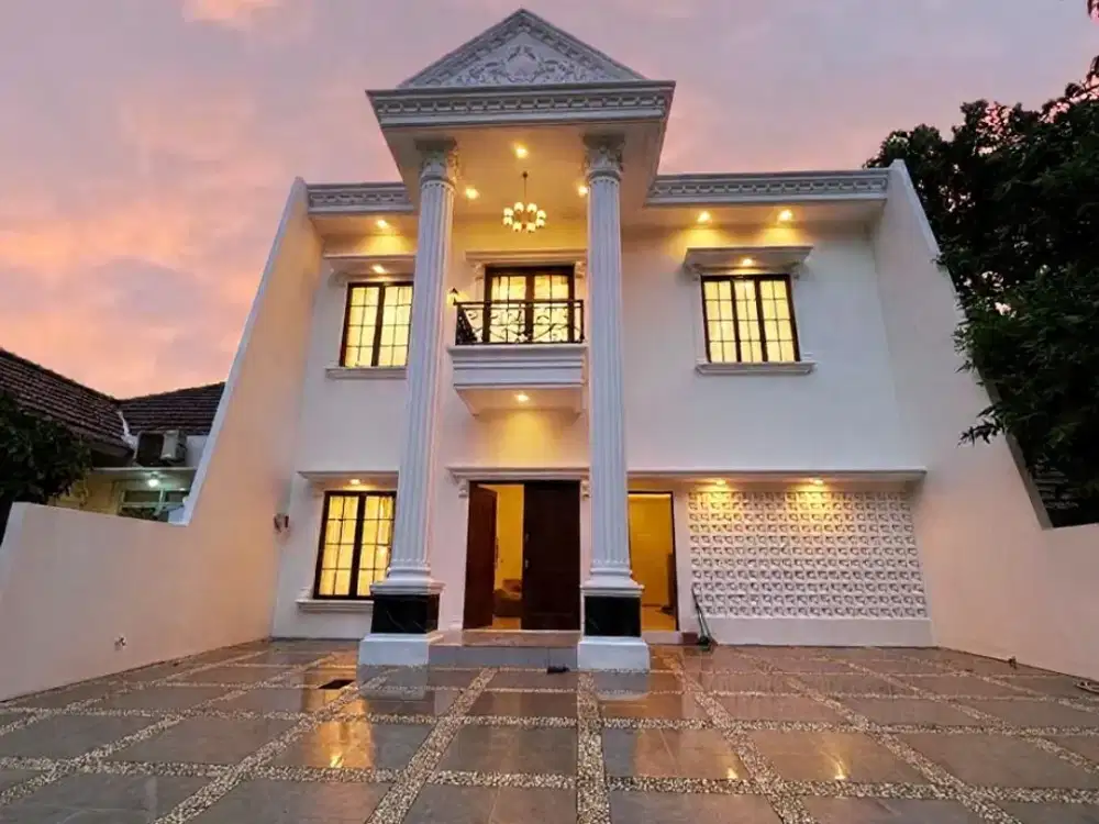 DIJUAL RUMAH PREMIUM 3 LANTAI KOLAM RENANG HARGA NEGO SENTUL CITY  SSR805
