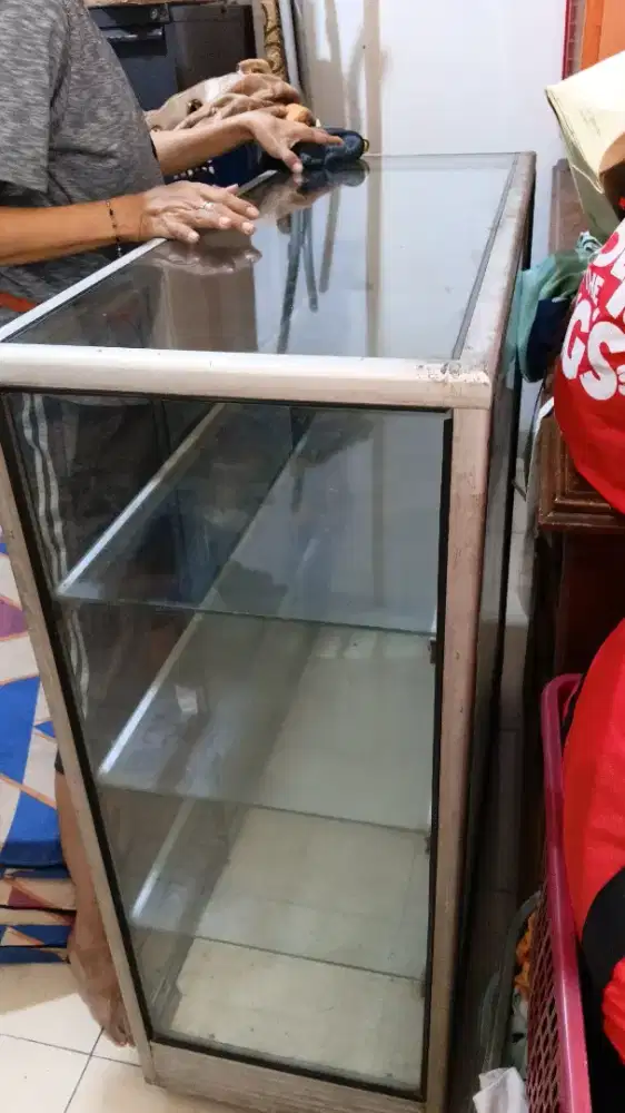 Jual Cepat Etalase kaca 4 sekat