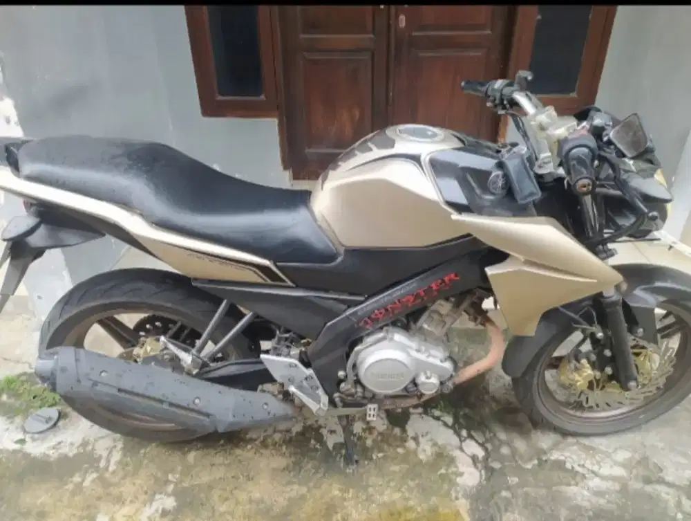 Dijual motor Vixion