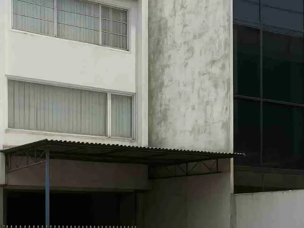 Ruko bagus siap huni untuk kantor di Cideng