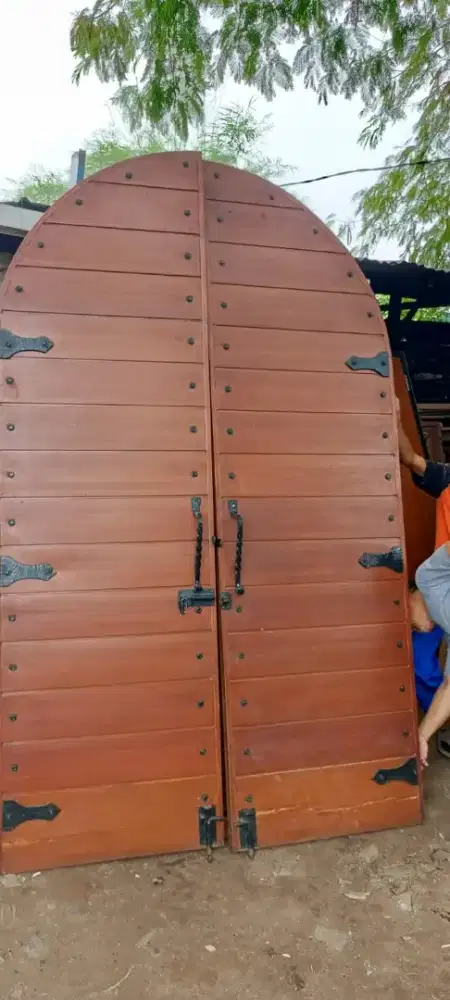 pintu solid kupu kupu