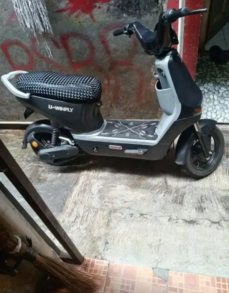 Sepeda listrik U-winfly D8S