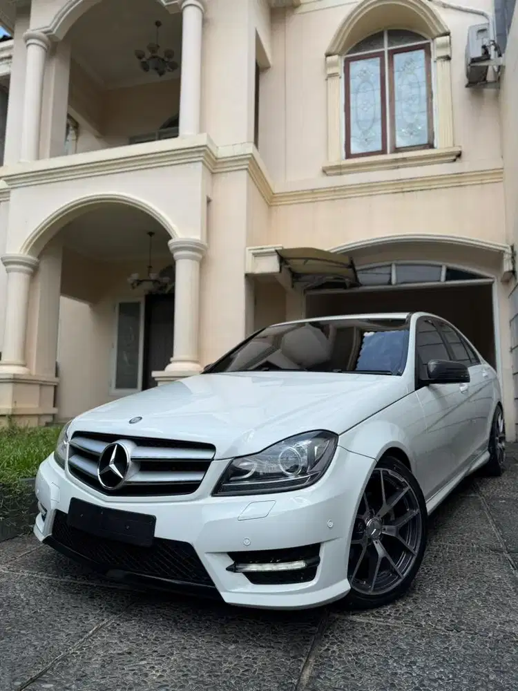 Mercedes-Benz w204 C200 CGI 2012