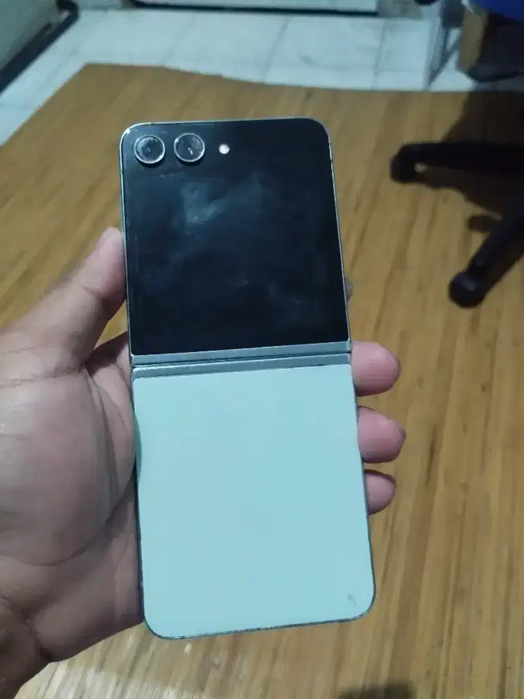 Samsung galaxy z flip 5