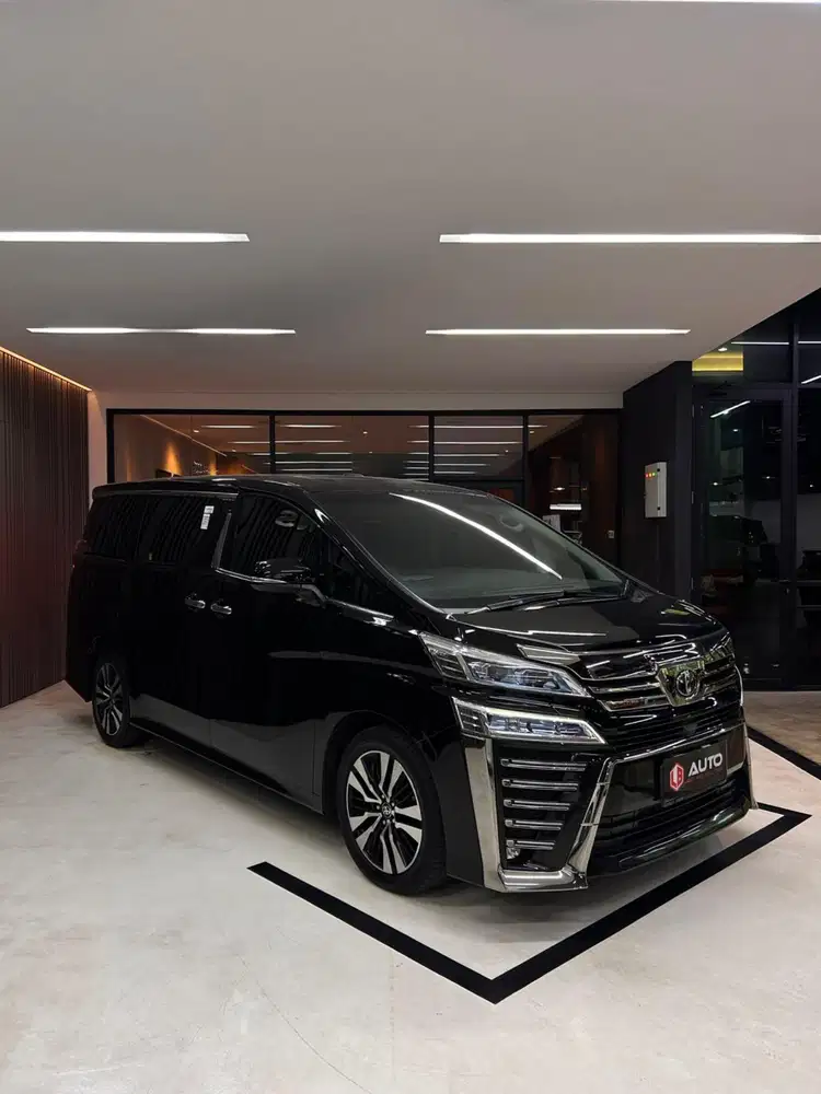 Toyota Vellfire 2.5 G TSS ATPM 2023 Hitam Km85rb AB1035QV mdl 2022