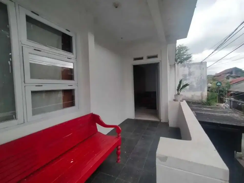 Dijual Rumah Asri Cigadung Strategis