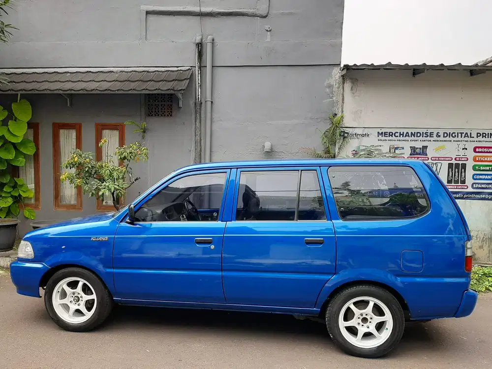 Toyota Kijang 2000 Bensin