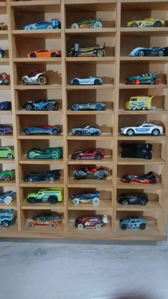 Jual aneka mainan mobil campur hotweal