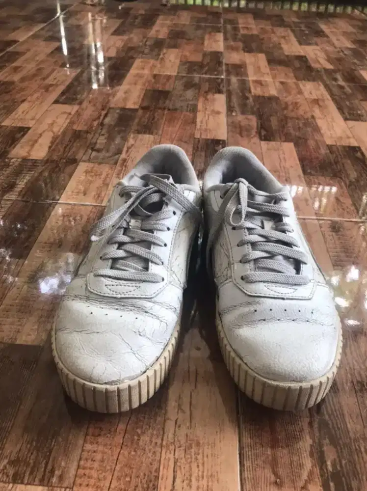 Dijual beberapa sepatu original wanita (Nike,Puma,Converse)