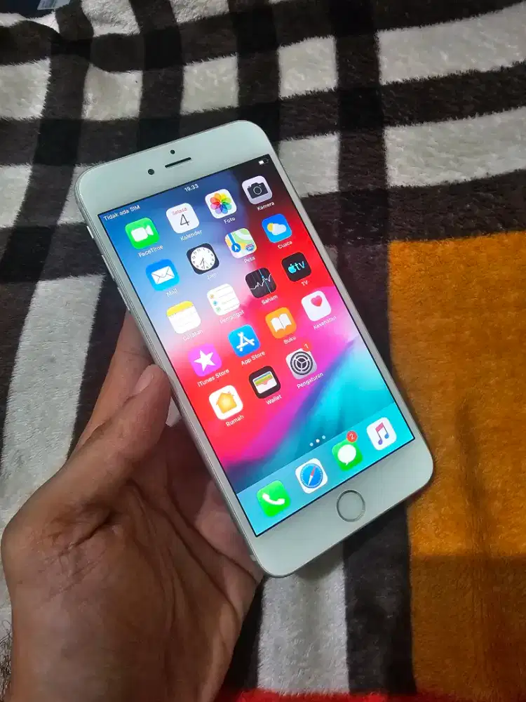 Iphone 6 plus 64 ibox HP aja mulus normal bs tt