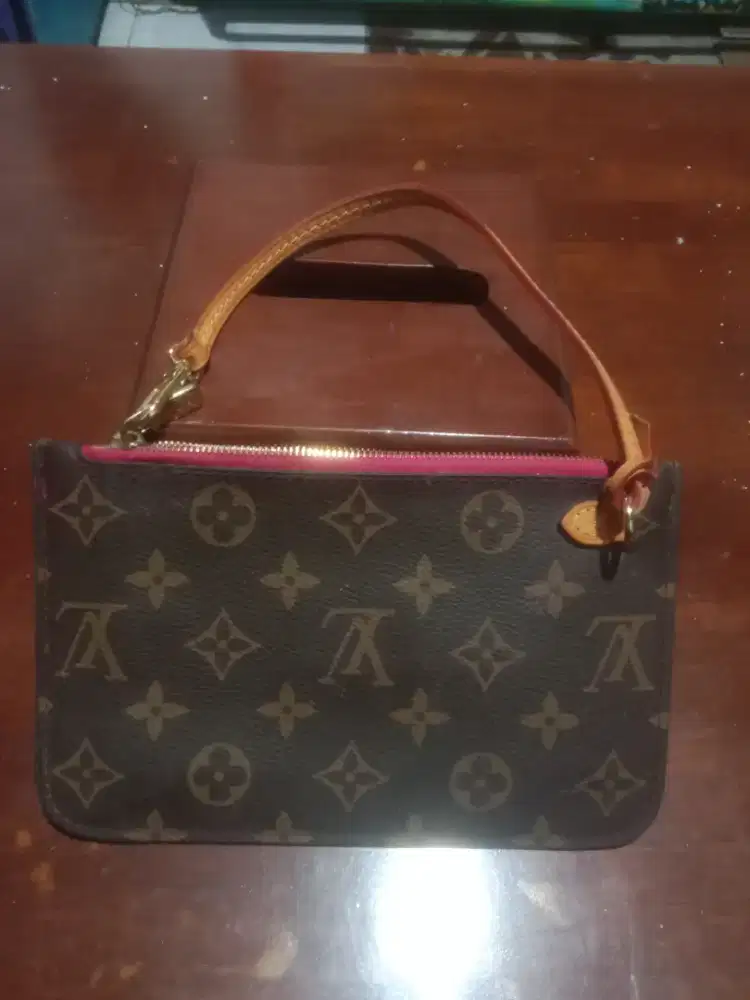 Pochette lv monogram